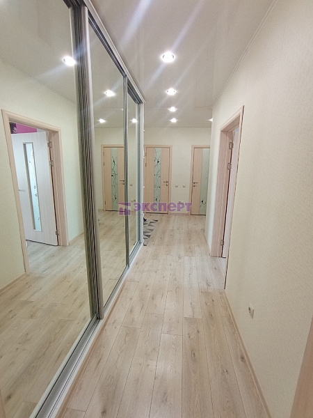 квартира, 65 кв.м., Революции ул., 190 квартира, 65 кв.м., Революции ул., 190