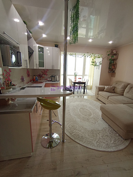 квартира, 65 кв.м., Революции ул., 190 квартира, 65 кв.м., Революции ул., 190